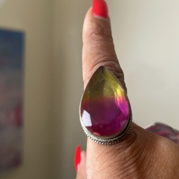 Teardrop Gradient Ring - Picture 4 of 4